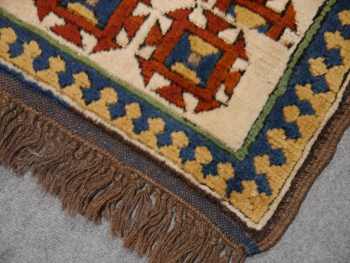 Preview: 13395 Kazak Kars vintage rug Turkey 6.3 x 4.4 ft / 193 x 135 cm Preview: Kazak Kars vintage rug Turkey 6.3 x 4.4 ft / 193 x 135 cm